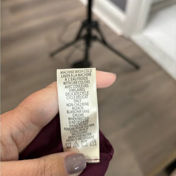 Max Studio Maroon Long Bell Sleeve Blouse With Round Neck Size XS - Picture 5 of 9